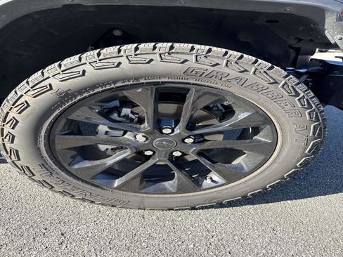 Certified 2024 Jeep Gladiator Sport image 7