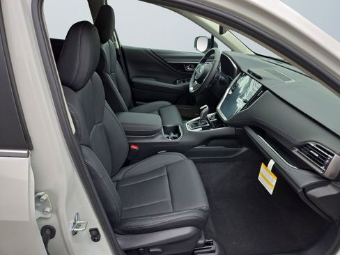 Used 2025 Subaru Outback Limited image 15