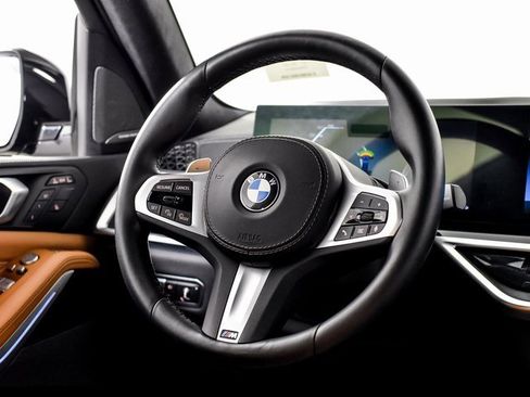 Used 2023 BMW X7 xDrive40i w/ M Sport Package image 28