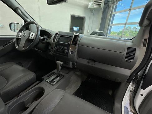 Used 2013 Nissan Frontier SL RWD image 29