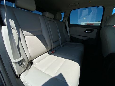Used 2023 Nissan Rogue SL w/ SL Premium Package AWD/4WD image 14