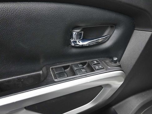 Used 2018 Nissan Titan SV w/ SV Convenience Package image 10