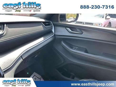 Used 2023 Jeep Grand Cherokee L Laredo AWD/4WD image 29