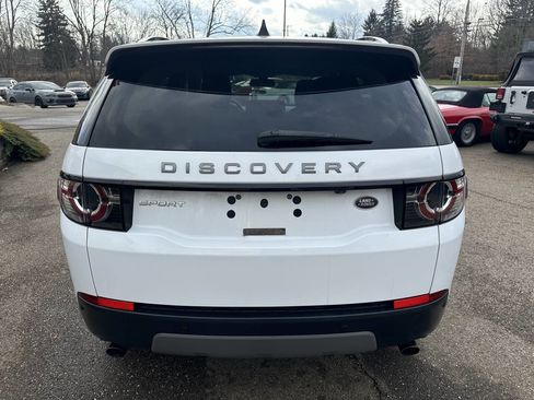 Used 2017 Land Rover Discovery Sport SE image 5