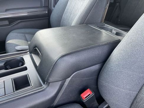 Used 2022 Ford Expedition XLT image 21