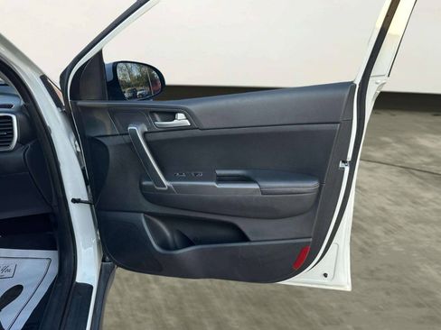 Used 2017 Kia Sportage LX FWD image 15