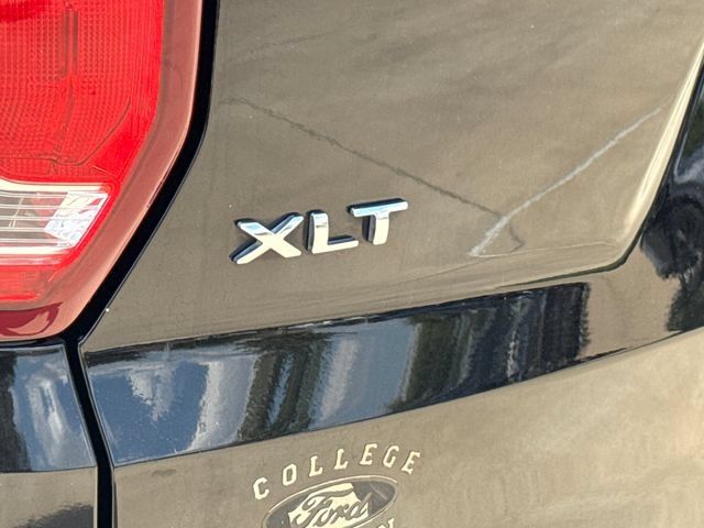 Used 2019 Ford Explorer XLT w/ Equipment Group 202A FWD image 16