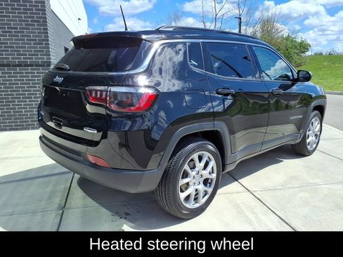 Used 2022 Jeep Compass Latitude w/ Sun and Sound Group AWD/4WD image 7