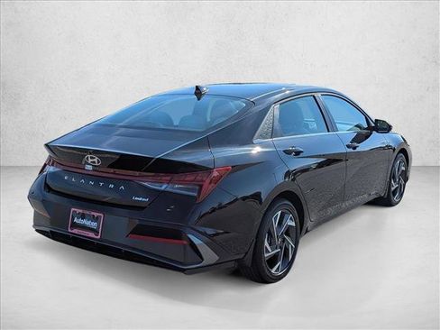 New 2026 Hyundai Elantra Limited image 5
