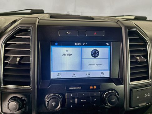 Used 2017 Ford F250 XLT w/ XLT Premium Package AWD/4WD image 19