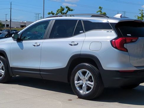 Used 2021 GMC Terrain SLE w/ Driver Convenience Package image 4