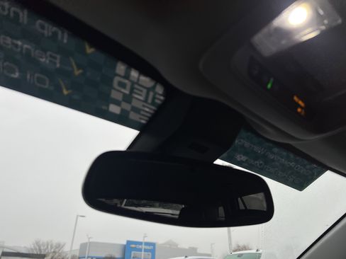 Used 2023 GMC Terrain SLT image 27