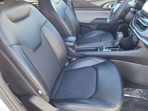 Certified 2024 Jeep Compass Latitude image 11