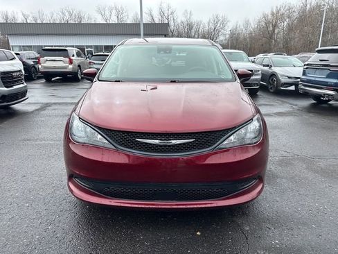 Used 2023 Chrysler Voyager LX image 8