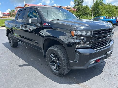 Used 2021 Chevrolet Silverado 1500 LT Trail Boss w/ Convenience Package II AWD/4WD image 3