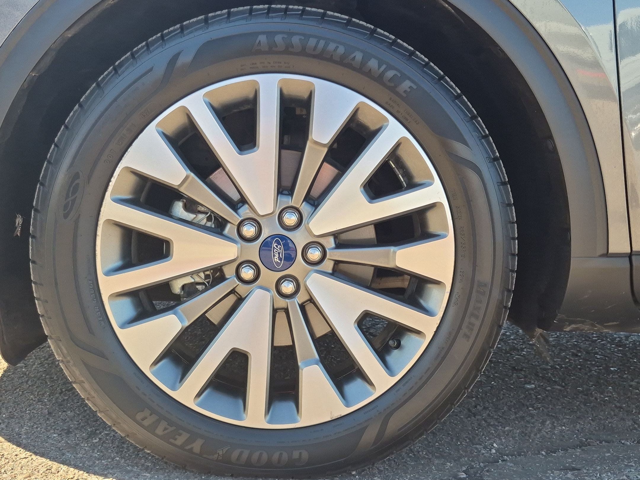 Used 2020 Ford Escape Titanium FWD image 10