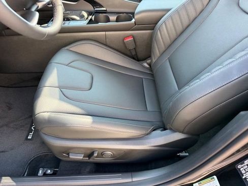 New 2026 Hyundai Elantra Limited FWD image 18