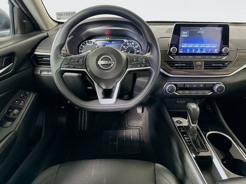 Used 2024 Nissan Altima 2.5 SV image 22
