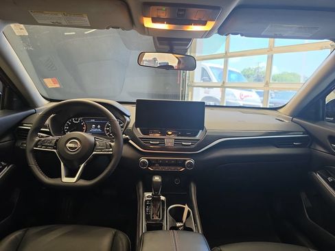 Used 2024 Nissan Altima 2.5 SR w/ SR Premium Package FWD image 18