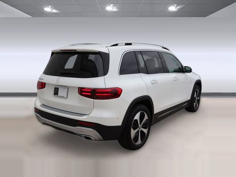 New 2025 Mercedes-Benz GLB 250 image 7