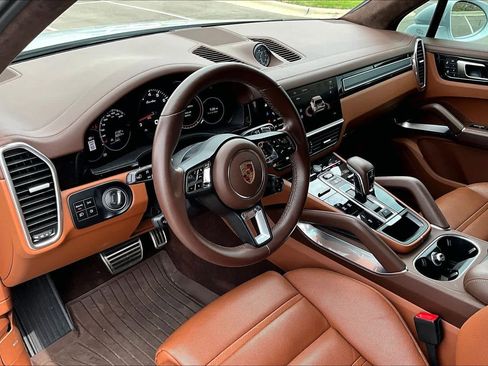 Used 2023 Porsche Cayenne Turbo image 17