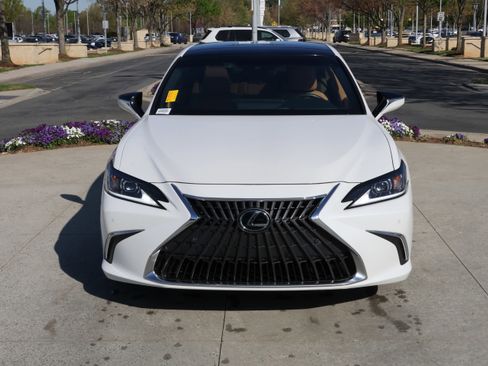 Used 2022 Lexus ES 350 w/ Premium Package image 3