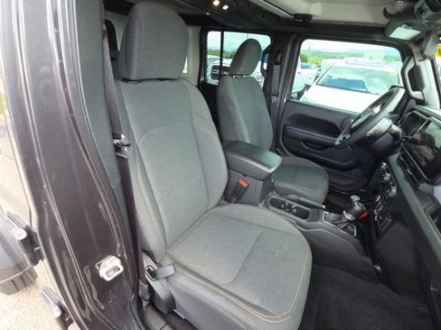 Used 2024 Jeep Wrangler Unlimited w/ Convenience Group AWD/4WD image 24