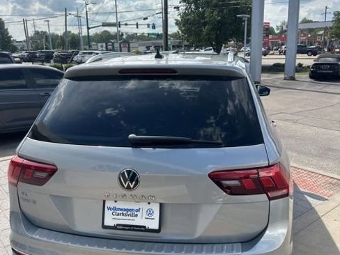 Used 2022 Volkswagen Tiguan SE FWD image 8
