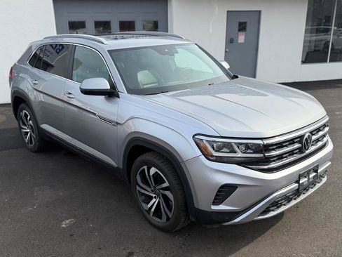 Used 2022 Volkswagen Atlas Cross Sport SEL image 5