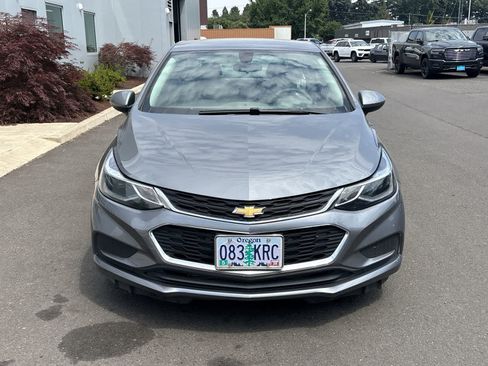 Used 2018 Chevrolet Cruze LT w/ Convenience Package FWD image 8