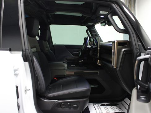 Used 2025 GMC Hummer EV 3X image 16