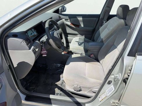 Used 2004 Toyota Corolla LE FWD image 10