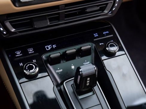 Used 2022 Porsche 911 Carrera image 25