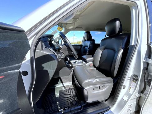 Used 2022 Nissan Armada SV image 10