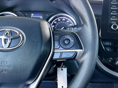 Used 2022 Toyota Camry LE FWD image 11