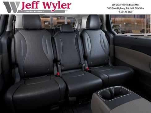 New 2026 Kia Carnival EX FWD image 17