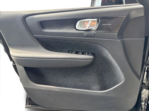 Used 2022 Volvo C40 P8 Recharge Ultimate image 24