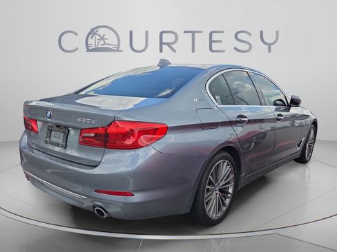 Used 2018 BMW 530e RWD image 2