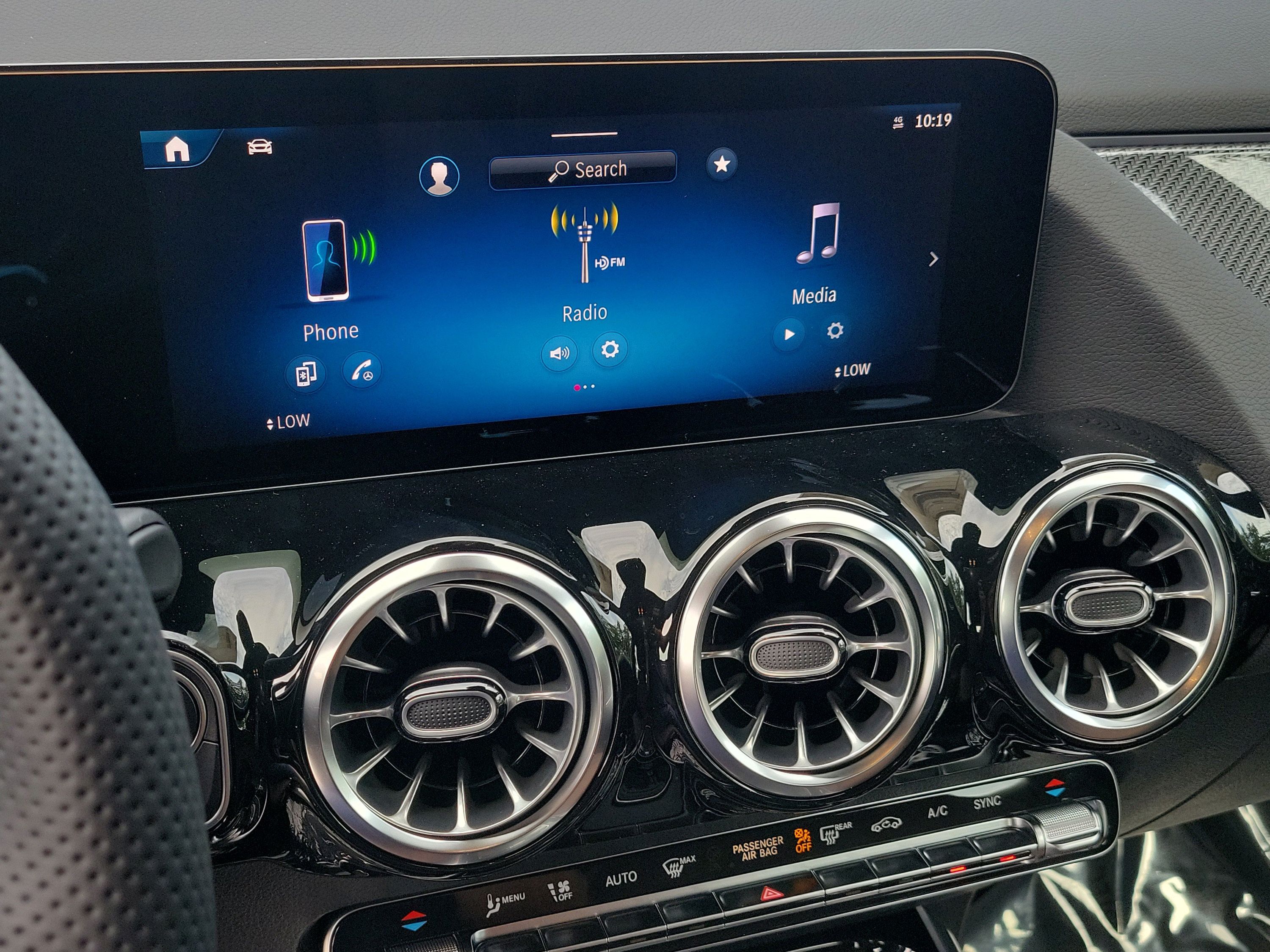 New 2026 Mercedes-Benz GLA 35 AMG 4MATIC image 26