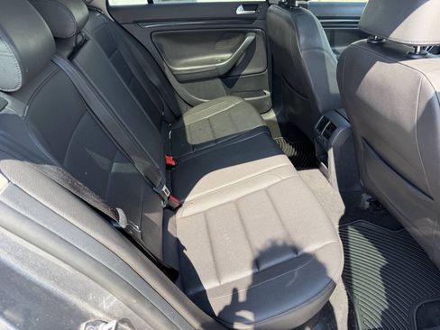 Used 2014 Volkswagen Jetta SE FWD image 17