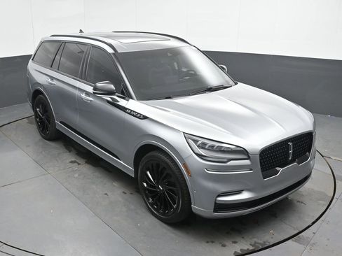 Used 2023 Lincoln Aviator Reserve w/ Equipment Group 201A AWD/4WD image 42