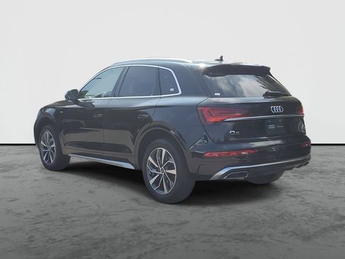 Used 2023 Audi Q5 2.0T Premium w/ Convenience Package AWD/4WD image 3