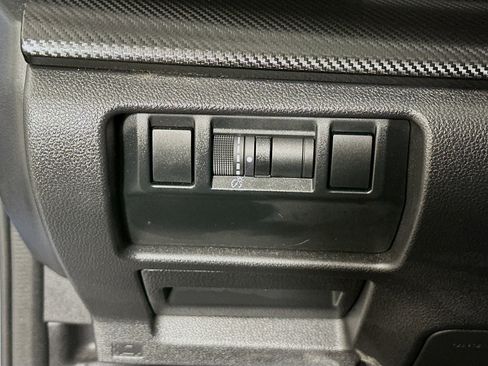 Used 2024 Subaru Crosstrek 2.0i Premium image 17