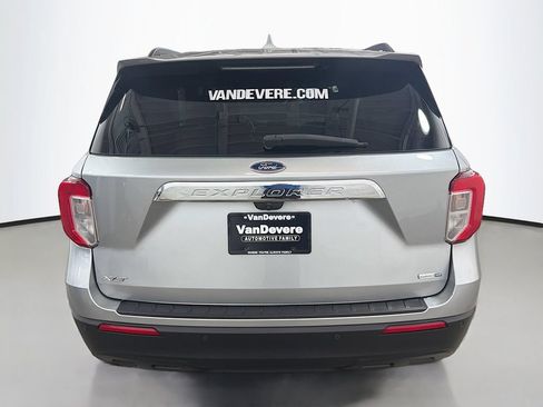 Used 2020 Ford Explorer XLT w/ Comfort Package AWD/4WD image 8