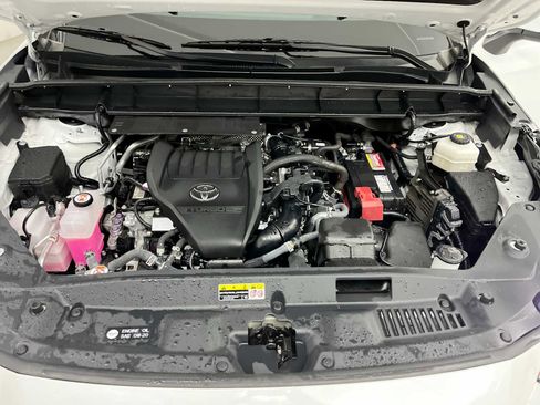 Used 2023 Toyota Highlander LE FWD image 23