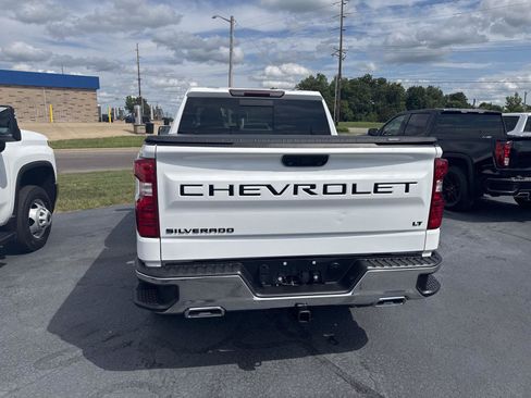 Used 2023 Chevrolet Silverado 1500 LT AWD/4WD image 3