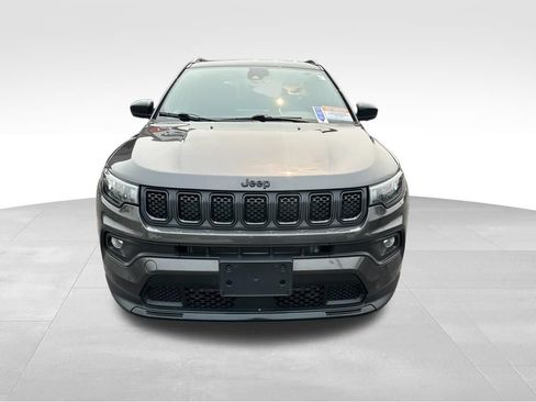 Used 2023 Jeep Compass Latitude w/ Convenience Group AWD/4WD image 9