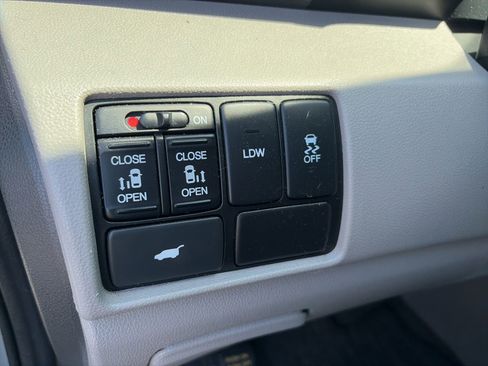 Used 2014 Honda Odyssey EX-L image 16
