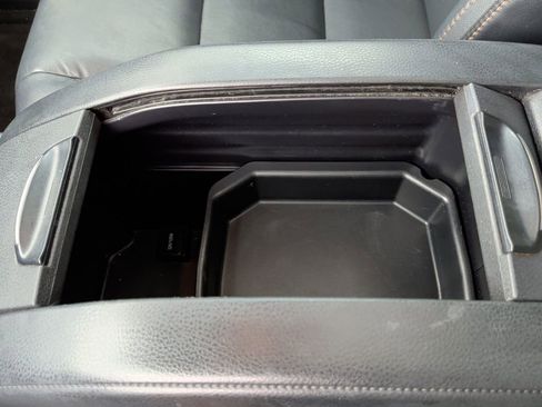 Used 2018 Toyota Highlander SE image 35