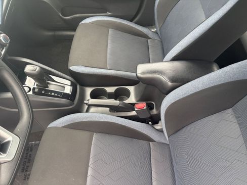 Used 2025 Nissan Versa SV FWD image 39